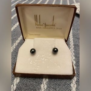 Hobé pearls made in Majorca, Spain Simulated grey stud earrings original box.